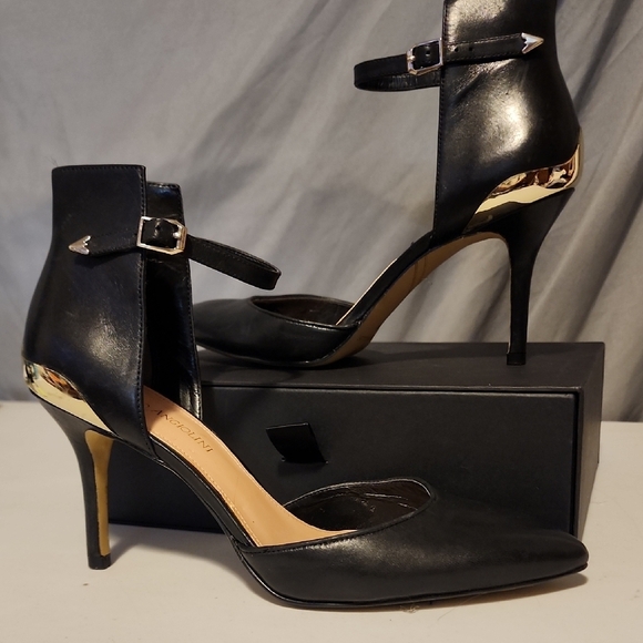 Enzo Angiolini Shoes - Enzo Angiolini Black and Gold Heels with Pointed Toe